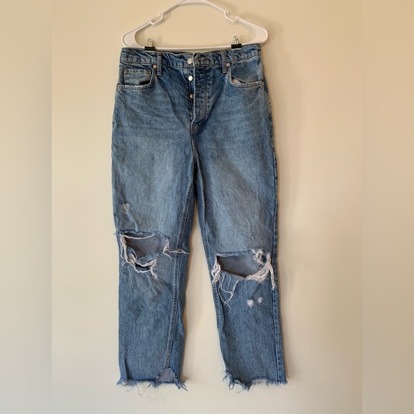 We The Free baggy boyfriend tapered Jean in medium wash distressed size 29 - Picture 4 of 12